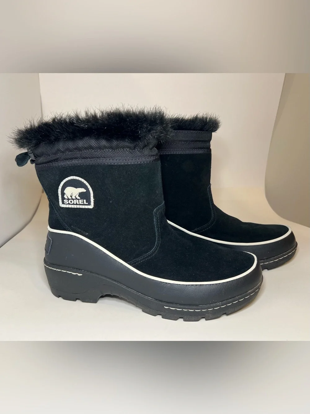 Sorel Women’s Tivoli III Black Suede Faux-Fur Trim Winter Boots